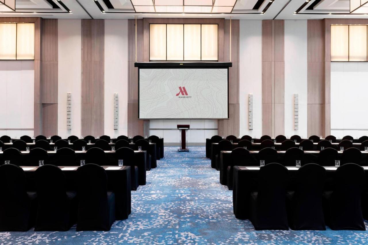 Clark Marriott Hotel Mabalacat Eksteriør bilde